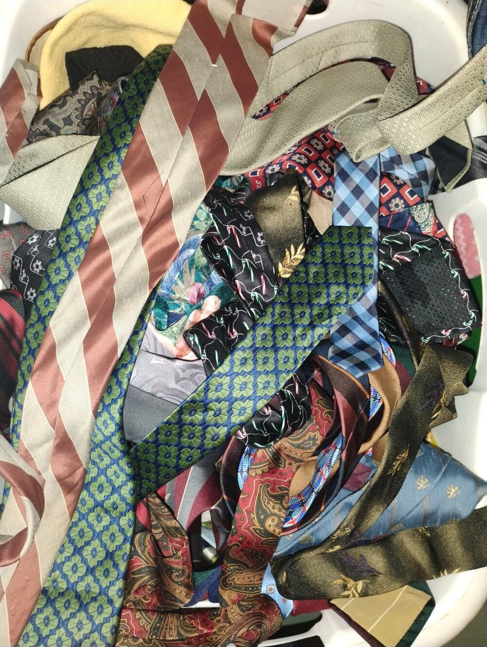 20 Men's Assorted Tie Bundle